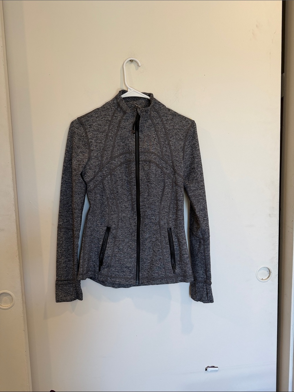 lululemon athletica Heather Gray Full-Zip Sculpting Jacket - Picture 2 of 11